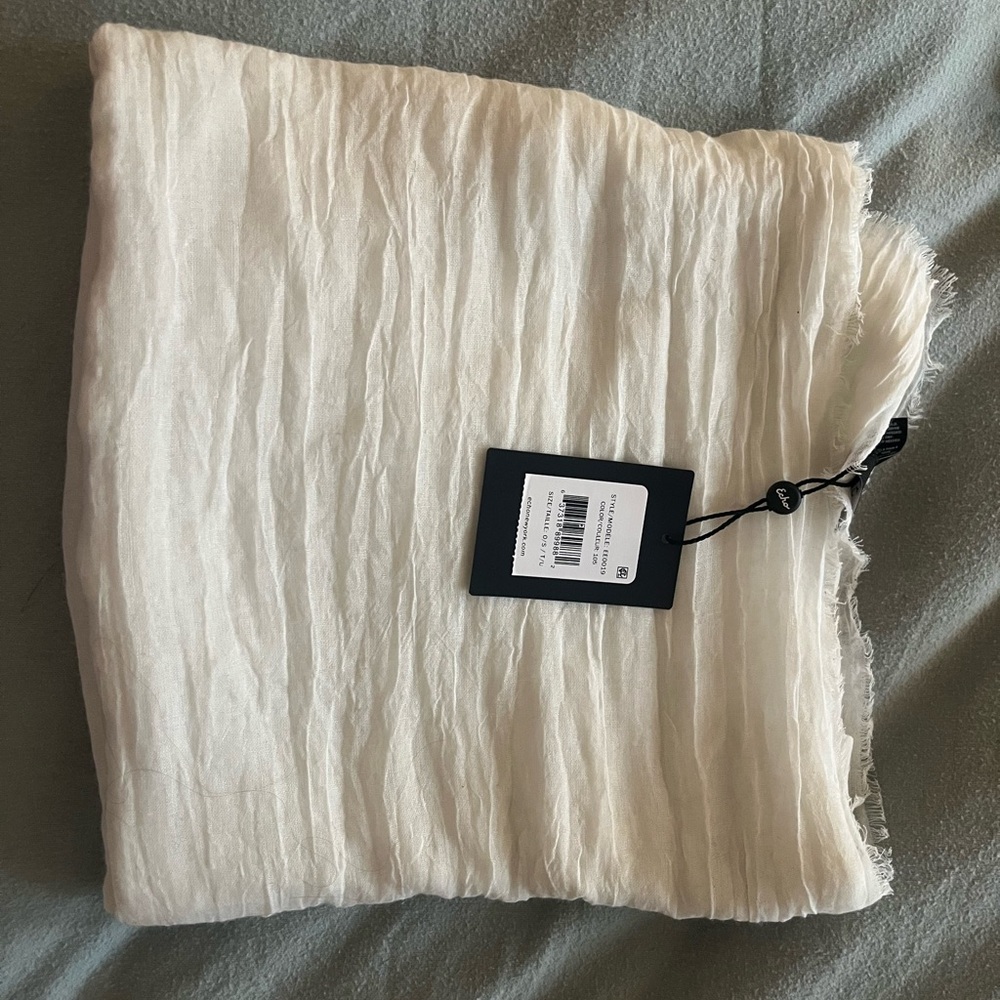 Bloomingdale’s Echo Ivory Fluttery Pashmina Scarf Brand New NWT